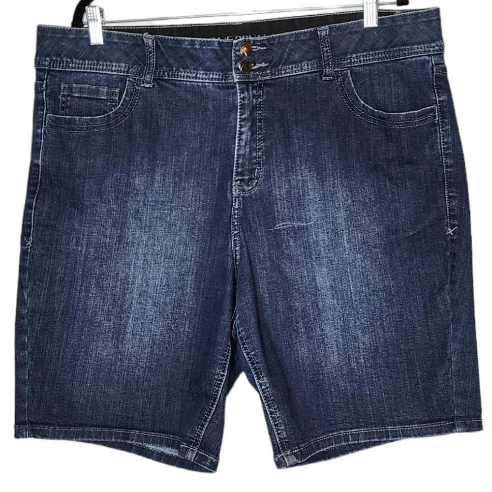 Lane Bryant Denim Bermuda Shorts 9 Inseam Size 20